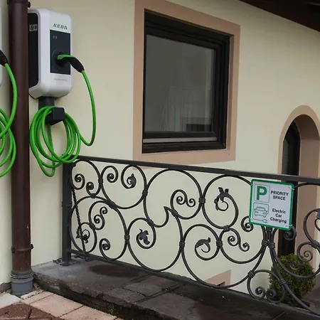 Haus Wegscheider 아파트 *